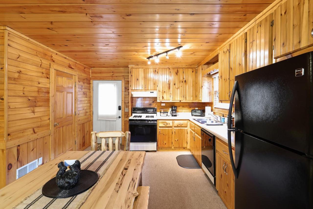 2 Separate Cabins Along A Peaceful Creek With Resort Amenities Ellijay Exterior foto